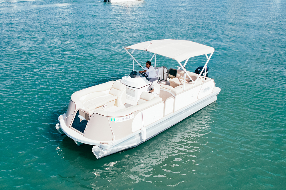 Picture of Aloha 23 Tritoon